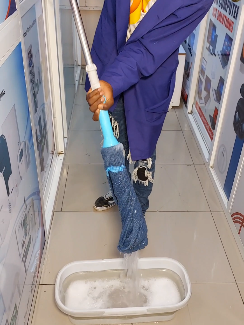 🇰🇪1400 *Self Wringling Mop / 360• Microfibre twist Mop*  ✔️ Designed with an oversized mop head, our Self Twist Mop stick provides efficient cleaning by covering a larger area. ✔️The twist mechanism eliminates manual squeezing, saving time and energy. ✔️Equipped with automatic water twisting function, it makes dehydration quick and easy without any manual squeezing or bending over. ✔️The mop’s self-squeezing function effectively ejects moisture, preventing slips and making your flooring safer and drier in record time. #selfwringingmop #mop #cleaningvideo #cleaningmotivation #stylehomehub #