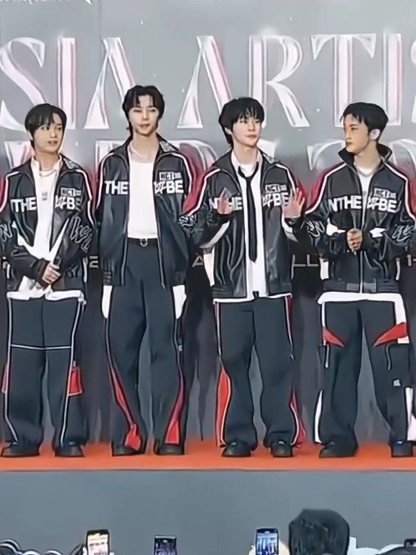 Yg penting gaya dulu malu nya belakangan🤣😭 #doyoung#haechan#yuta #nct127#redcarpet 