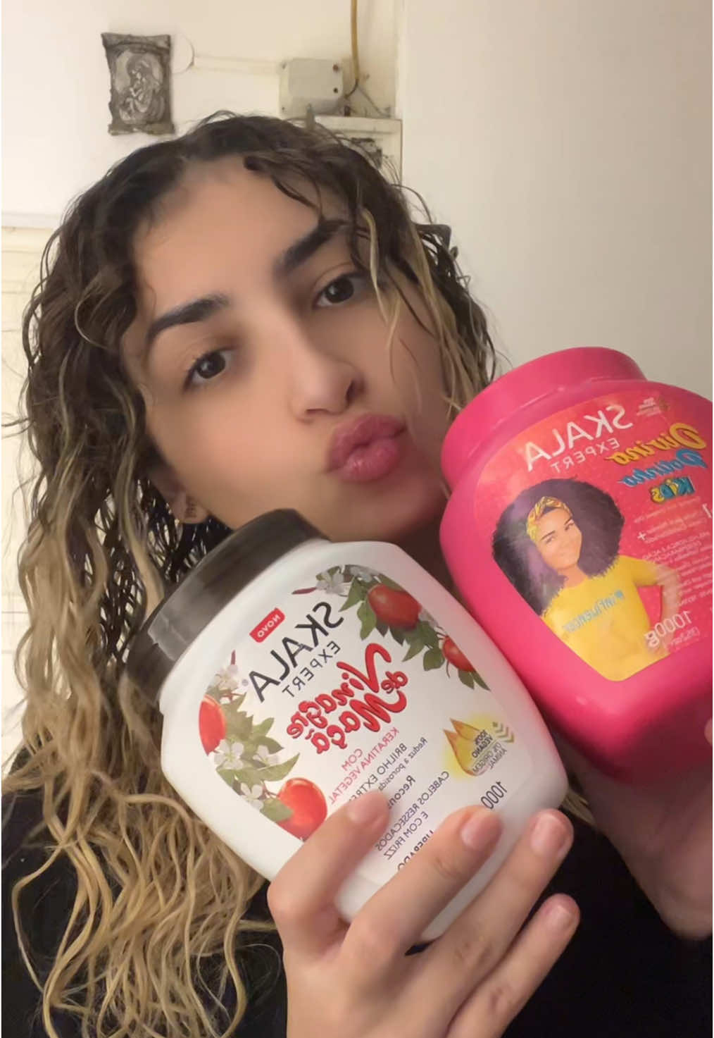 #onthisday join me with my #curlyhair #journey with @Curly Girl Accessories #wavyhair #bleach #skalacosmeticos #skala #brasil🇧🇷 #brazil #brazilian #apple #vinegar #applevinegar #skalaapplevinegar #skalaproducts #lebanon #lebnan #curlyproducts 