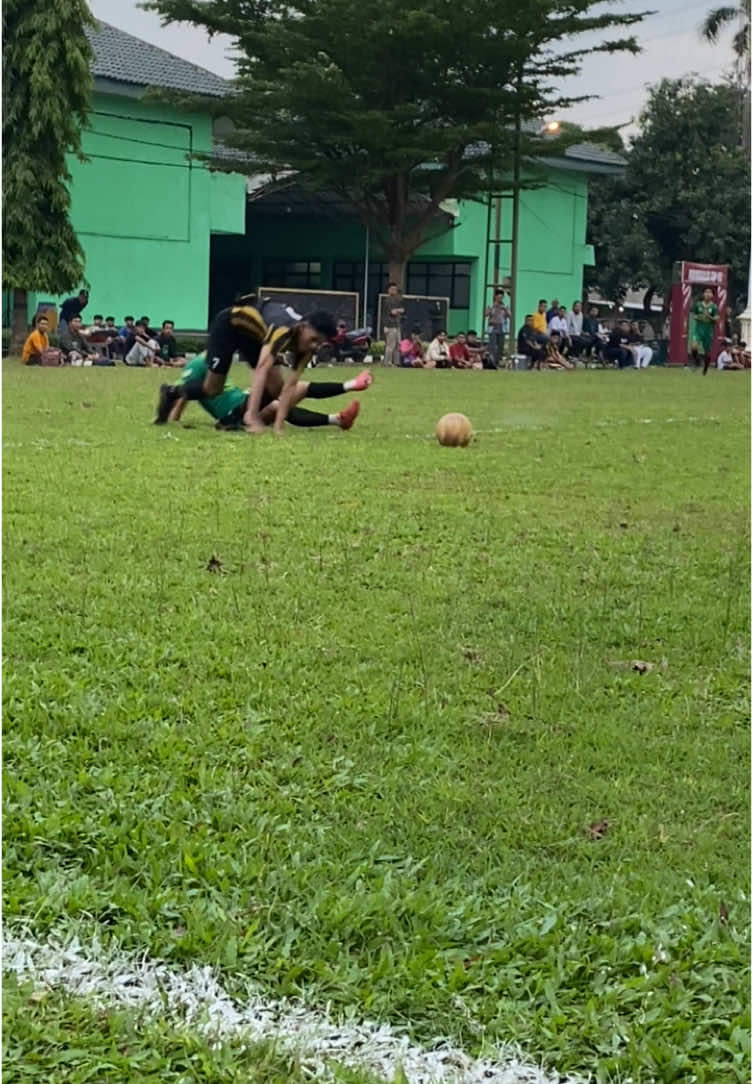 Tarkam Super badik 🔥@sibadik16 #sepakbola #fypviralシviral  #lewatberanda #superbadik #tarkam #tarkam #tarkambekasi #sepakbola #timnas #bekasi #funfootball #bola