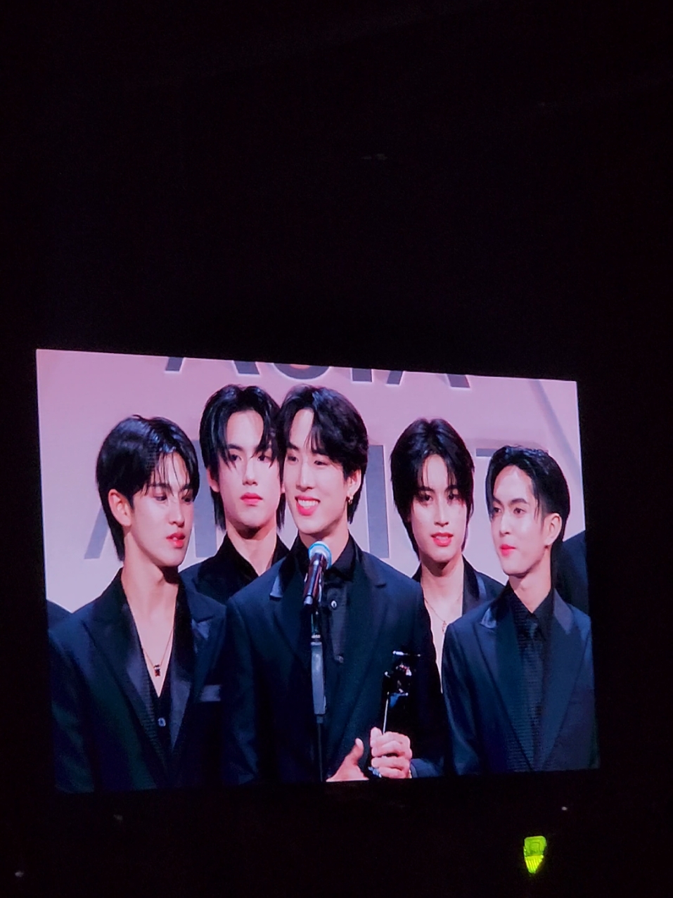 #บัสอ้วร ได้รางวัล Best Artist 2024 สาขานานาชาติ เก่งมาก 🥺#ติ่งกับtiktok #AAA2024inBKK #tiktokแฟนด้อม #AAA2024inBKKxBUS #busbecauseofyouishine #ฟีด #เปิดการมองเห็น 