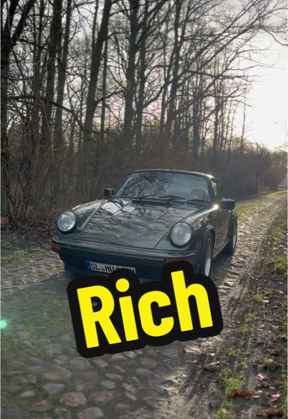 Or upper middle class maybe cause they „only“ cost 30k around that days 😅 #porsche #911sc #oldtimer #rich #1980 