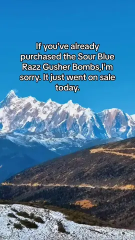 😂😂😂😂#amandasfavorites #sourgummies #gosogummies #bluerazzgushers #candy #sour #viralfood #tiktokfoodie #candytok 