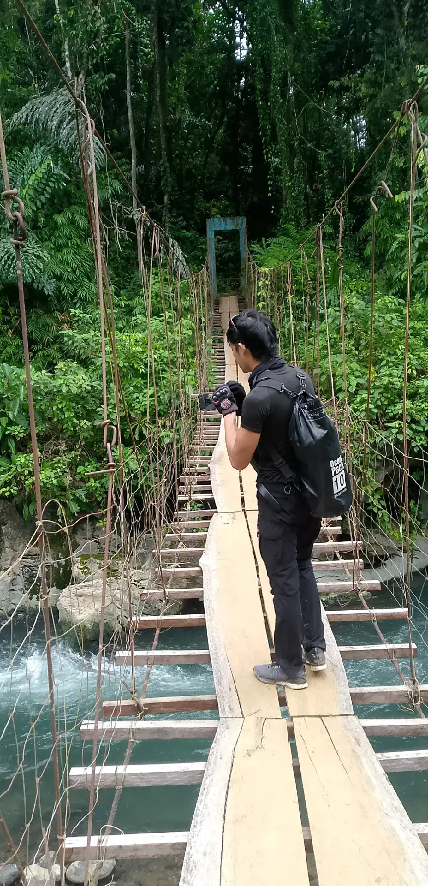 pinasok namin ang cueva ng bryg ransang Rizal Palawan isa ito sa Pina ka maganda at pinaka malaking botas ng pwedi Kang timira at sa subrang Ganda ng cueva ay makakamangha ang loob ng cueva nato 🥰🥰