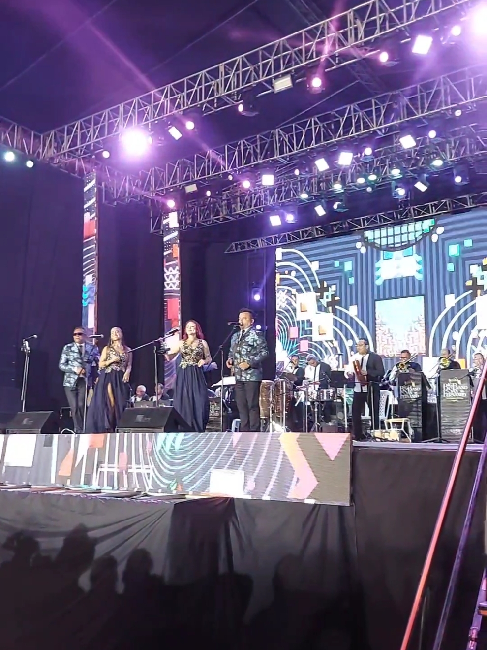 Big Band San Fernando Pide a Dios del cielo que todos pasemos feliz año nuevo. #viralvideo #bigband #bigbandsanfernandooficial #orquestas #paratii #paratii #jorgebaron #girardot #fiestadeloshogarescolombianos 