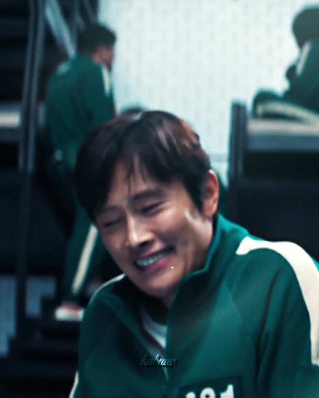 oh my goodness he is just so damn cute ^-^ he’d never hurt a fly #squidgame #squidgamenetflix #squidgameseason2 #player001squidgame #player001  ##squidgameedit#hwanginho #hwanginhosquidgame #netflix #kdrama #kdramaedit #viral #flop #fyp #foryou #trending #ae #aftereffects #edit #trendingedit #foryoupage #original #originalcontent #kylvmr #kabuuv [original content]