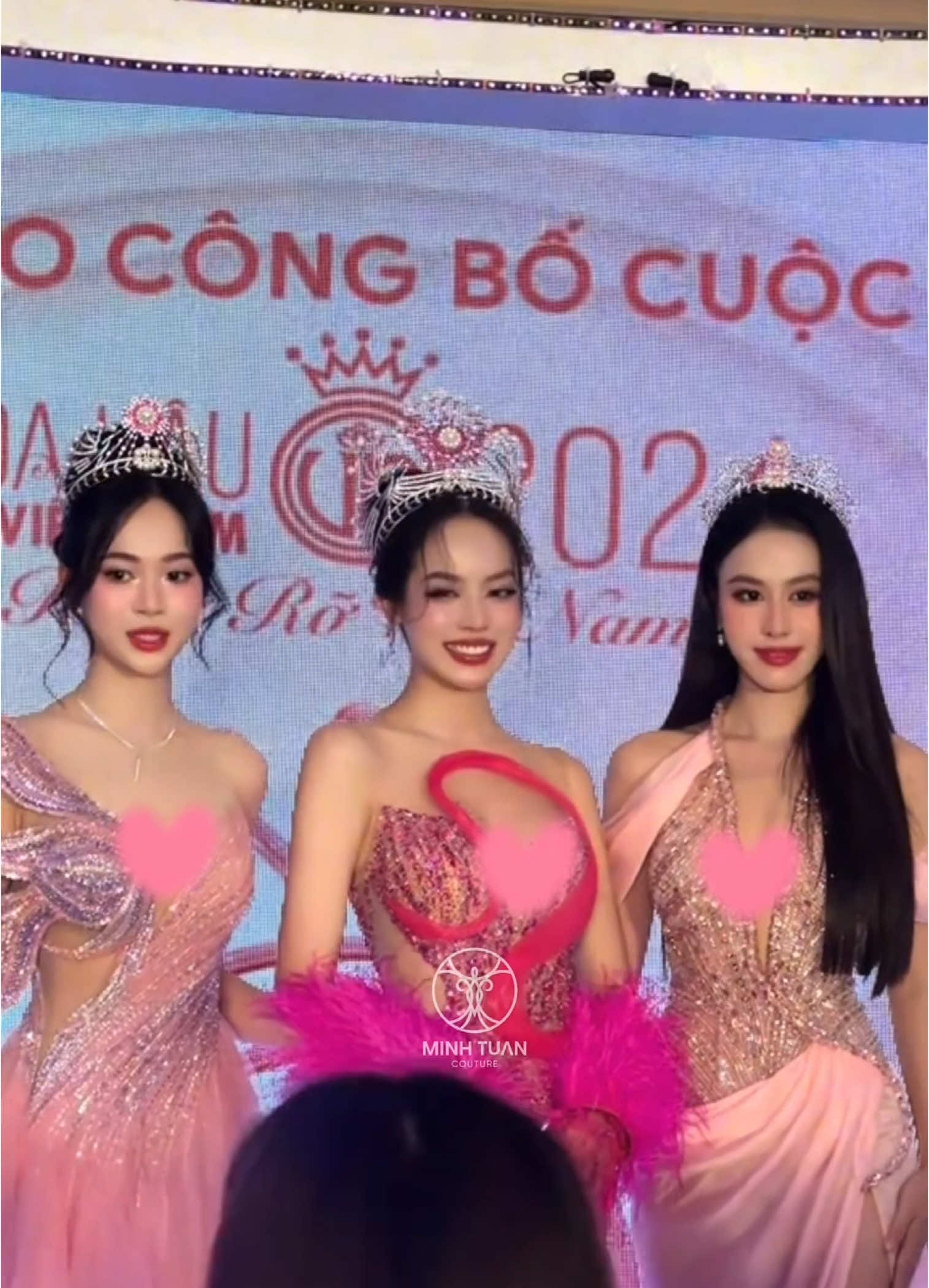 Top 3 chánh cung Hoa hậu Việt Nam xuất hiện siêu ấn tượng tại họp báo trong 3 thiết kế màu hồng ngọt ngào của nhà MINH TUAN COUTURE🩷🩷🩷  #minhtuannguyenbridal #vaycuoiminhtuan #aodaiminhtuan #MINHTUANNGUYEN #ntknguyenminhtuan #nguyenminhtuan #eveninggown #vaydahoi #eveningdress #vietnamdesigner #minhtuancouture