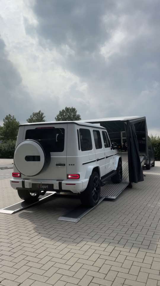 G63 AMG unloading 🥵💥 #mercedes #benz #g63 #amg #mercedesamg #mercedesbenz #g63amg #white #fy #fyp #foryourpage #foryoupage #foru #forupage 