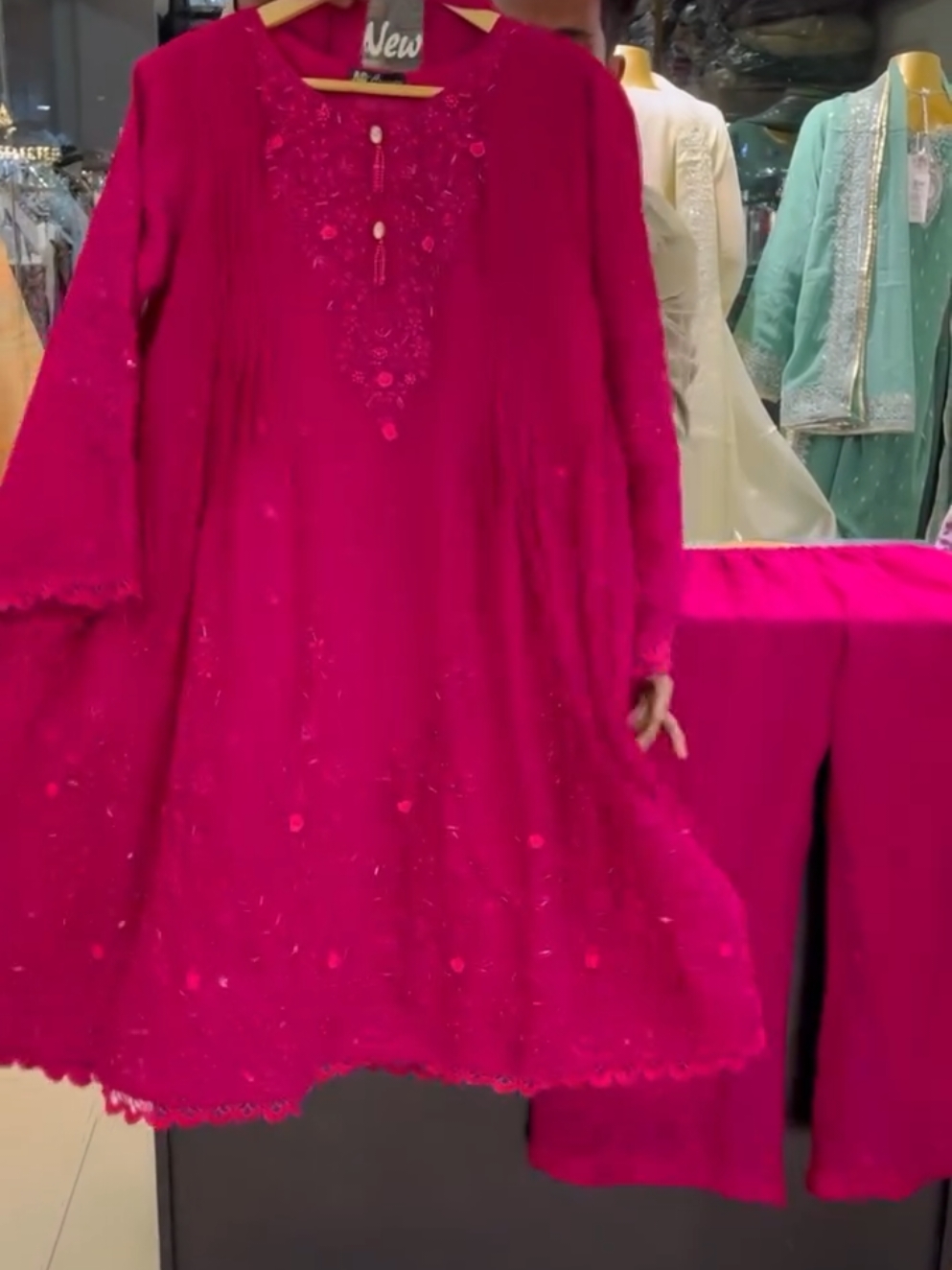 Noor Collection's Exclusive New Arrivals #foryou #noorcollection #viralvideo #CapCut #vairal #unfreezed_my_id_tiktok #dontunderreviewmyvideo #foryoupage #unfreezmyaccout #wintervibes 