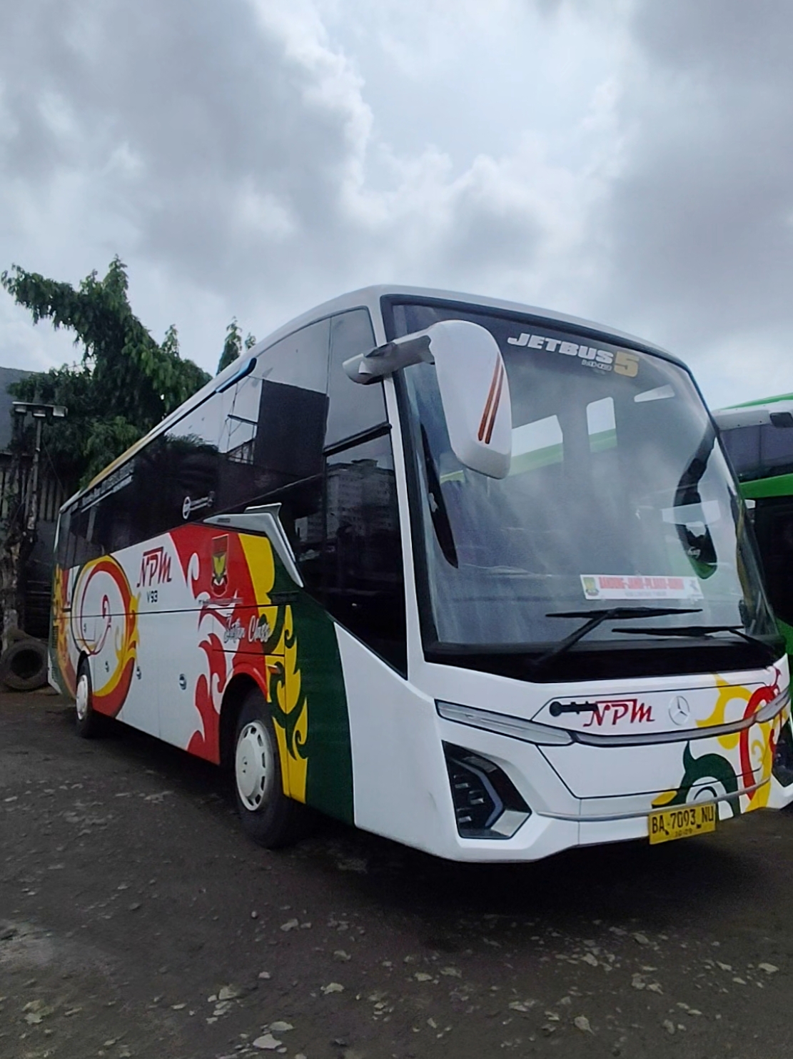 ganteng maksimal ‼️ Bus terbaru Dari PO. NPM dengan rute terbaru nya,  Bandung - Jakarta - Pekanbaru - Dumai.  #NPM #npmmania #jetbus5 #bussumatera #pekanbaru #dumai #riau #fyp #fypシ #busmania #viralvideo #trending #infobus 