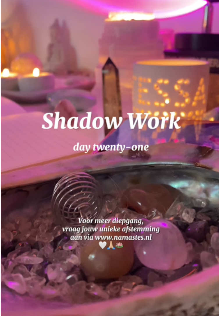 Shadow Work is het proces van het erkennen en verwerken van de onbewuste delen van jezelf, zoals angst, boosheid of onzekerheden. Het helpt je groeien door deze schaduwkanten te omarmen in plaats van ze te vermijden. Shadow Work is the process of recognizing and processing the unconscious parts of yourself, such as fear, anger, or insecurities. It helps you grow by embracing these shadow aspects instead of avoiding them. #namastes #namaste #spirituality #spiritualtiktok #spiritueel #spiritual #spiritualiteit #spiritualiteitvoorbeginners #spiritualiteittiktok #shadowwork #shadowworkprompt #shadowworker #shadowworkwitch #heks #witch #schaduwwerk #journal #journalwithme #journalprompts #orakelkaarten #spiritueelnederland #spiritueelcoach #coach #medium #mediumsoftiktok #edelstenen #spiritueelontwaken #spiritualawakening #spiritueelontwikkelen 