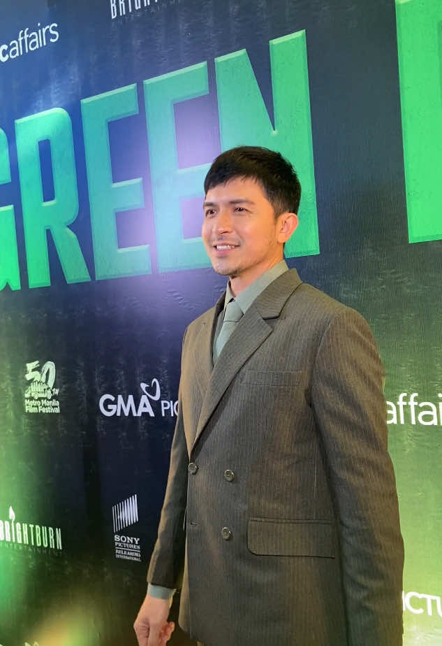 Congratulations to #DennisTrillo for winning Best Actor for 'Green Bones' at the #MMFF50GabiNgParangal #mmff2024 #greenbones 