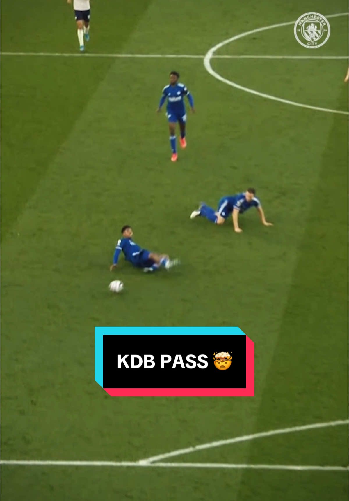 This @Kevin De Bruyne pass at the King Power! 💯😮‍💨 #ManCity #ManchesterCity #KDB #KevinDeBruyne #DeBruyne #PremierLeague 