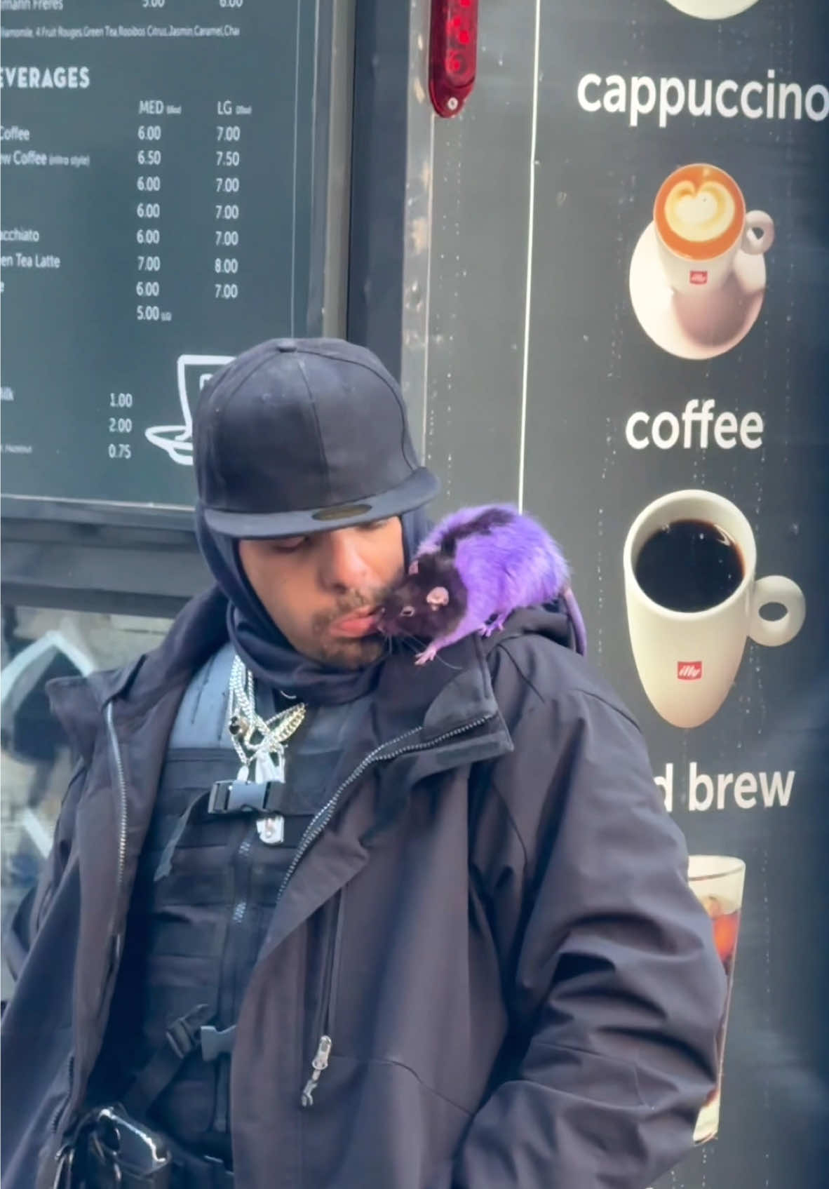 Just two dudes hanging by the coffee cart #chinatownphil #nyc #newyork #rat #centralpark #pet #coffee