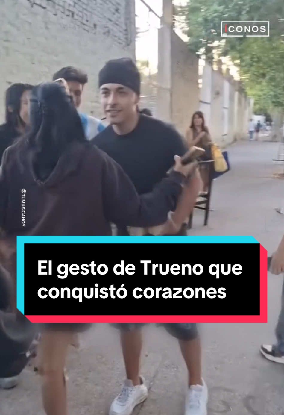 El gesto de #Trueno que conquistó corazones #entretenews #argentina #concierto 