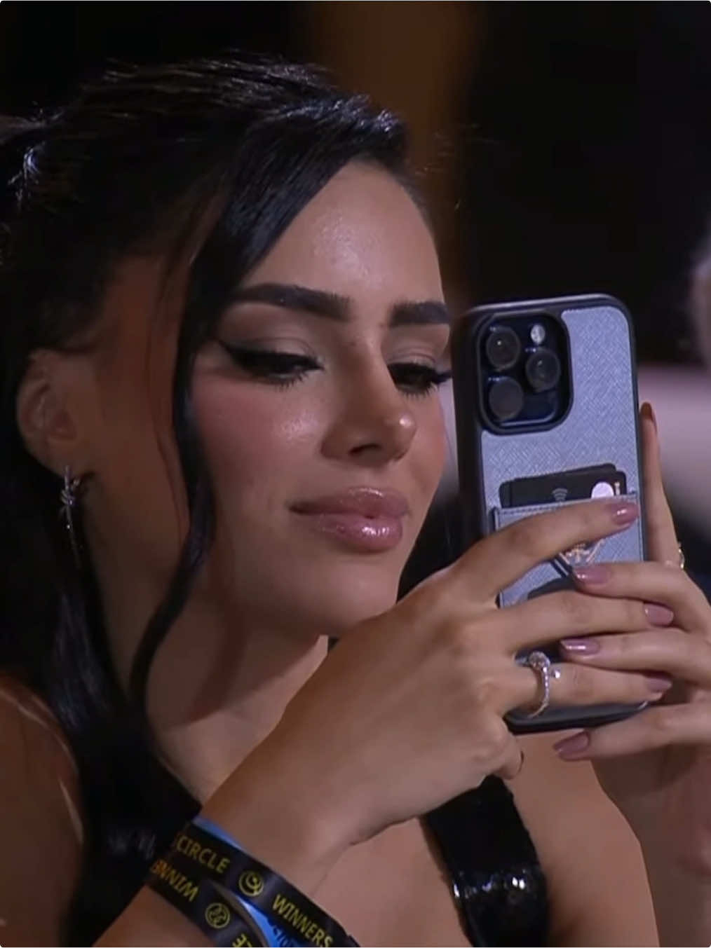 Bruna during Neymar's speech. She is so proud of him🥹#pourtoit #foryou #neymar #njr #neymardasilvasantosjúnior #ney #bruna #brunab #bru #brub #brunabiancardi #biancardi #mavie #neymara #maviezinha 