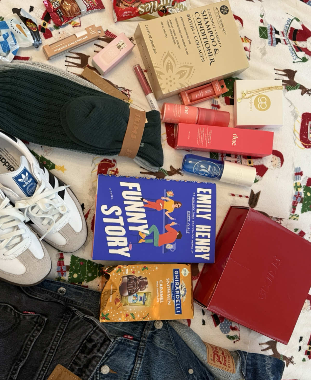 what i got for christmas 2024! 🎄#adidassamba #christmashaul #christmas #haul #fyp #foryou #freepeople #skims #cutechristmashaul #christmashaul2024 #foryoupageofficiall #foryoupage