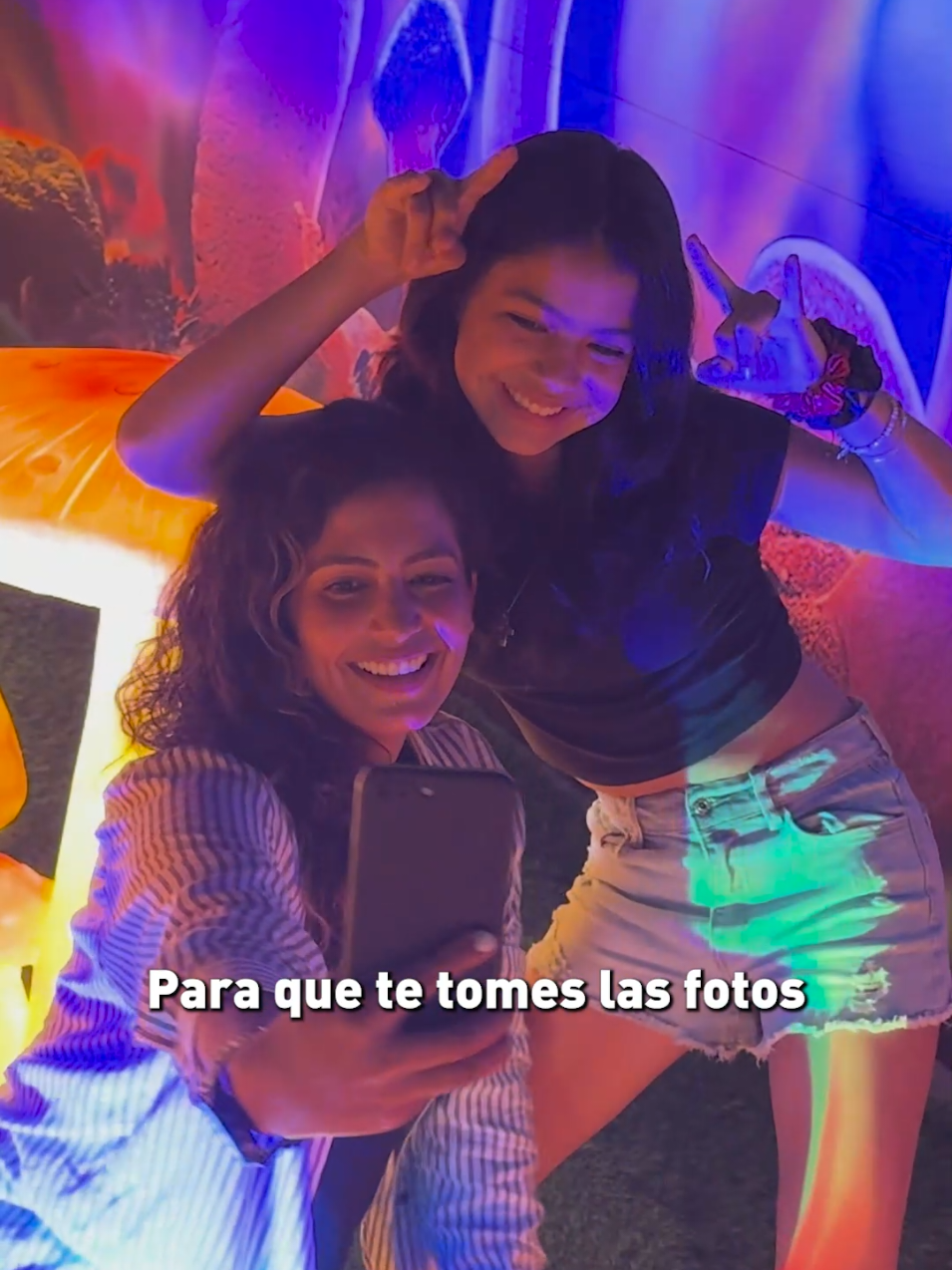 Respuesta a @ljeylexl ¡Sí! Tu entrada te da acceso a nuestras 14 salas temáticas, todas distintas, llenas de color y diversión para que vivas una experiencia inmersiva y te tomes unas fotazos 💖📸 🎟️ Precios de entrada en boletería:  Lunes a Viernes: - Adultos: S/ 20 soles - Niños: S/ 15 soles Sábados y Domingos: - Adultos: S/ 25 soles - Niños: S/ 18 soles Compra tus entradas también en Joinuss. 🎉 ¡Aprovecha la promoción del 30% de descuento pagando con Tarjeta W! 🕒 Horarios de atención: • Lunes a Viernes: 12:00 pm - 9:00 pm • Sábados y Domingos: 10:00 am - 9:00 pm 📍Te esperamos en Plaza Norte (puerta principal) #loveup #plazanorte 