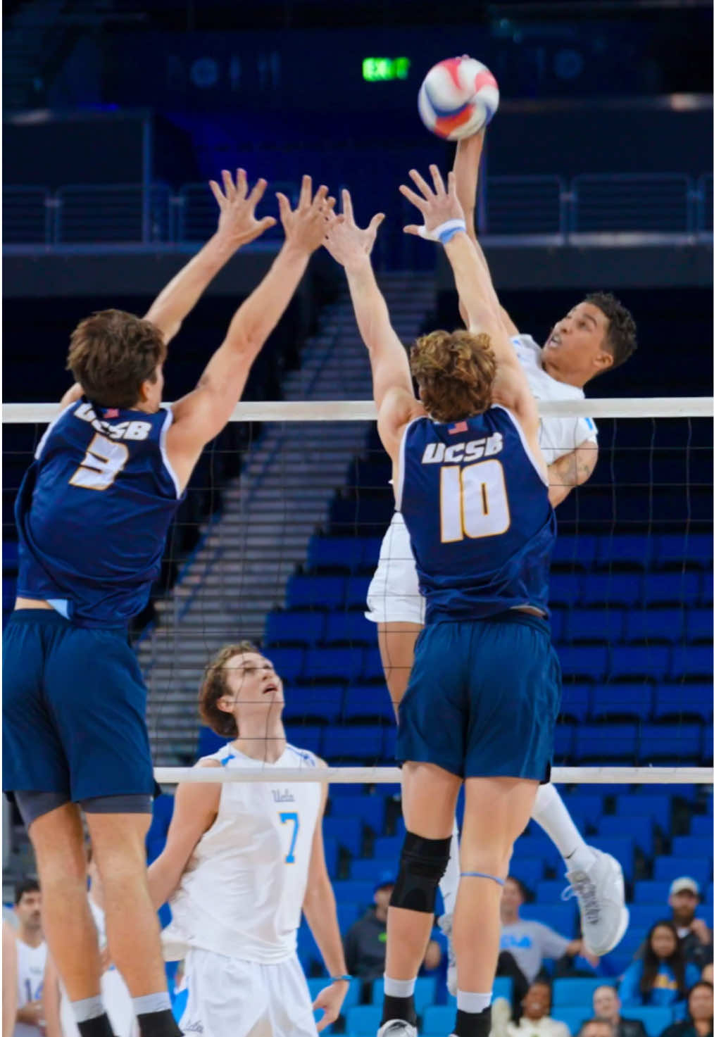 1 hitter vs 2 blockers and 2 passers  #volleyball #hype #haikyuu 