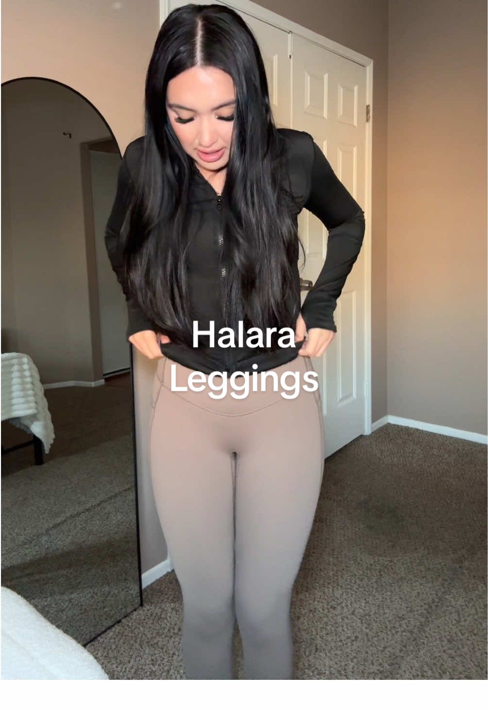 These Halara leggings are my new go to 👏🏼 so snatching and so comfy!! #halara #halaraleggings #halaraeveryday #halaraworkleisure #leggings #gymleggings #momleggings #tiktokshopcreatorpicks #tiktokshopyearendsale #giftguide #newyearnewaura 