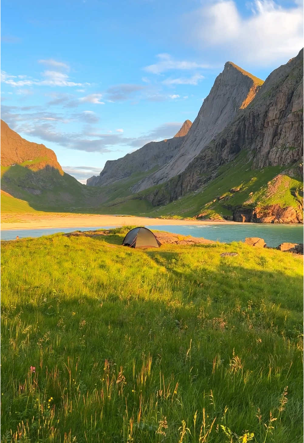 Scenes from my number 2 hike of 2024 ✨  📍Horseid Beach, Norway #norwaytravel #hiketokadventure #hikemore 