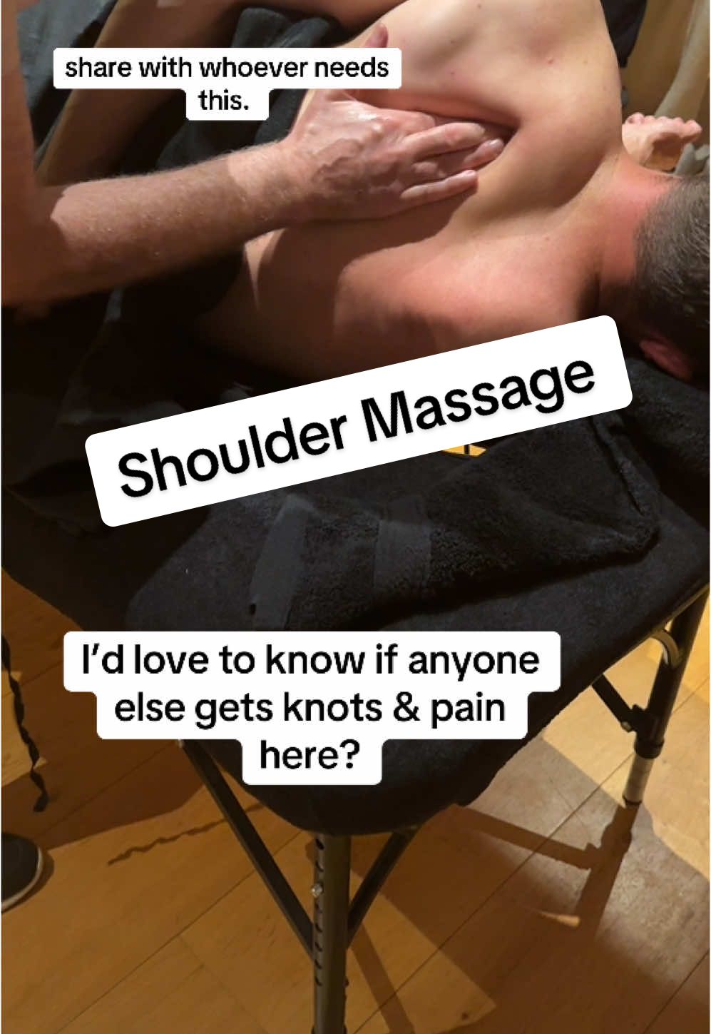 Who else gets knots behind their shoulder blades here? Would you like this kind of massage? #davetaylormassage #raynormassage #asmrmassage #shoulderpainrelief #shoulderpain 