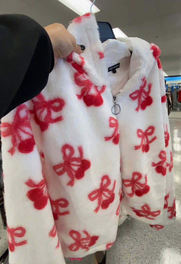 @Ross Dress for Less #rossfinds #rosshaul #ross #hauls #sweaters #stars  #bows #coquetteaesthetic #fashiontiktok #valentine #ValentinesDay #giftideas #youcantsitwithus 