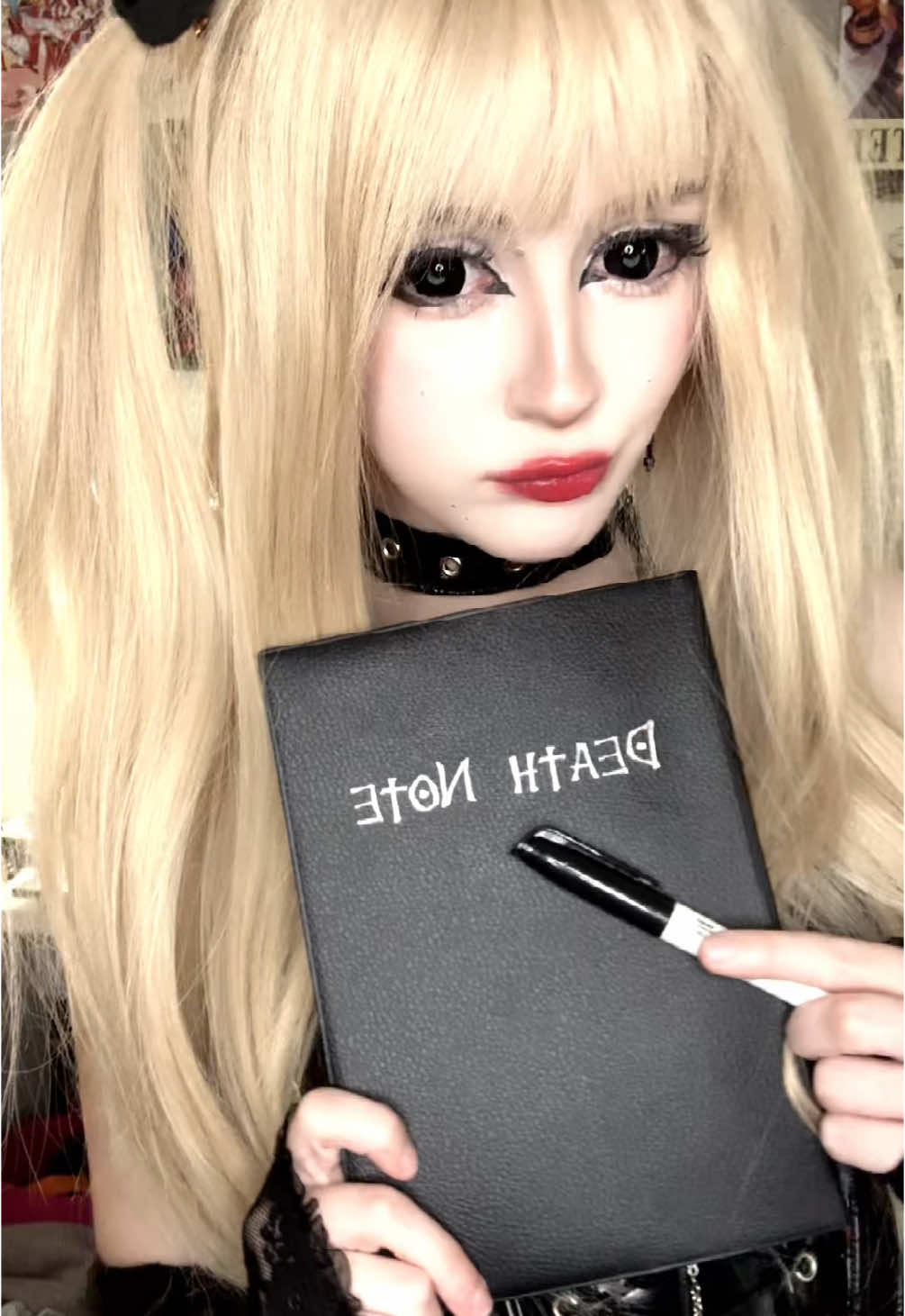 MISAAA AUGHHHHH I cosplayee her back in 2020 and it was my LEAST favorite cosplay Ive ever done, I just looked so horrible but THIS TIME‼️‼️ Im very happy and very satisfied might even be in my top 10 #misa #misaamane #deathnote #light #lightyagami 