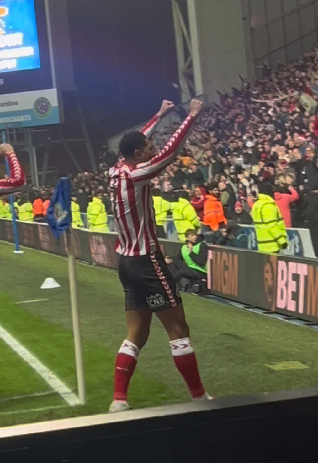 Jobe at the Sunderland game yesterday vs Blackburn rovers 🔥🔥#needthat #foryou #fyp #bellingham #judebellingham #jobebellingham #fans #sunderlandafc #englandfc 