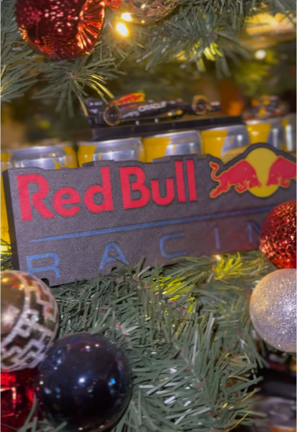 4 days without posting my tree feels like a crime😅 @Red Bull @Red Bull USA @Red Bull Racing #redbullgivesyouwings #redbullsponsorme #redbullf1 #redbullracing #wintereditionredbull 