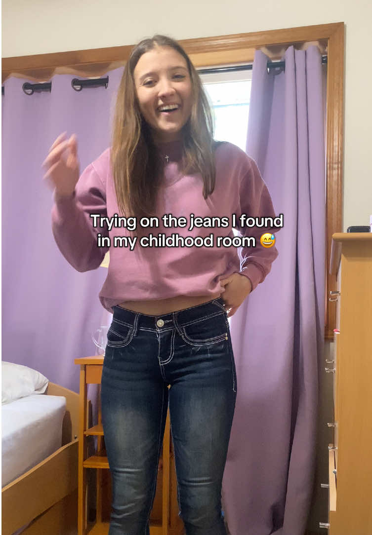 Just wait for the last pair… 🤣 #jeans #lowrisejeans #skinnyjeans #funnyvideo #whatiwore #style #throwback #fy #foryoupage #viralvideo #fypシ 