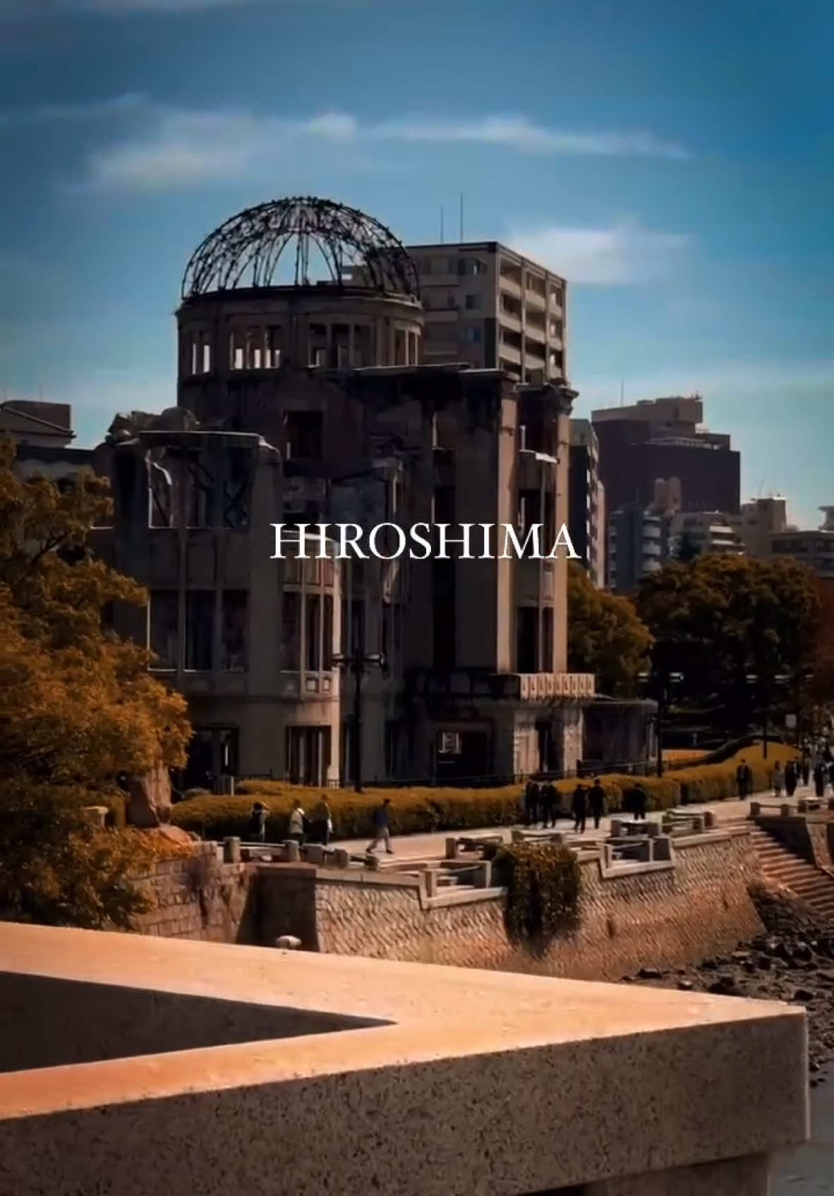 “Hiroshima: The Day the World Changed Forever” ☢️ On August 6, 1945, the first atomic bomb ever used in warfare was dropped on Hiroshima, Japan. Nicknamed “Little Boy,” the bomb unleashed unprecedented destruction, leveling the city in seconds and killing an estimated 140,000 people by the end of the year due to the blast, burns, and radiation. 🌍 The attack marked the dawn of the nuclear age, changing the nature of warfare and humanity’s understanding of power. Today, Hiroshima stands as a city of peace, with the Atomic Bomb Dome and Peace Memorial Park serving as poignant reminders of the horrors of nuclear war and a call for global disarmament.