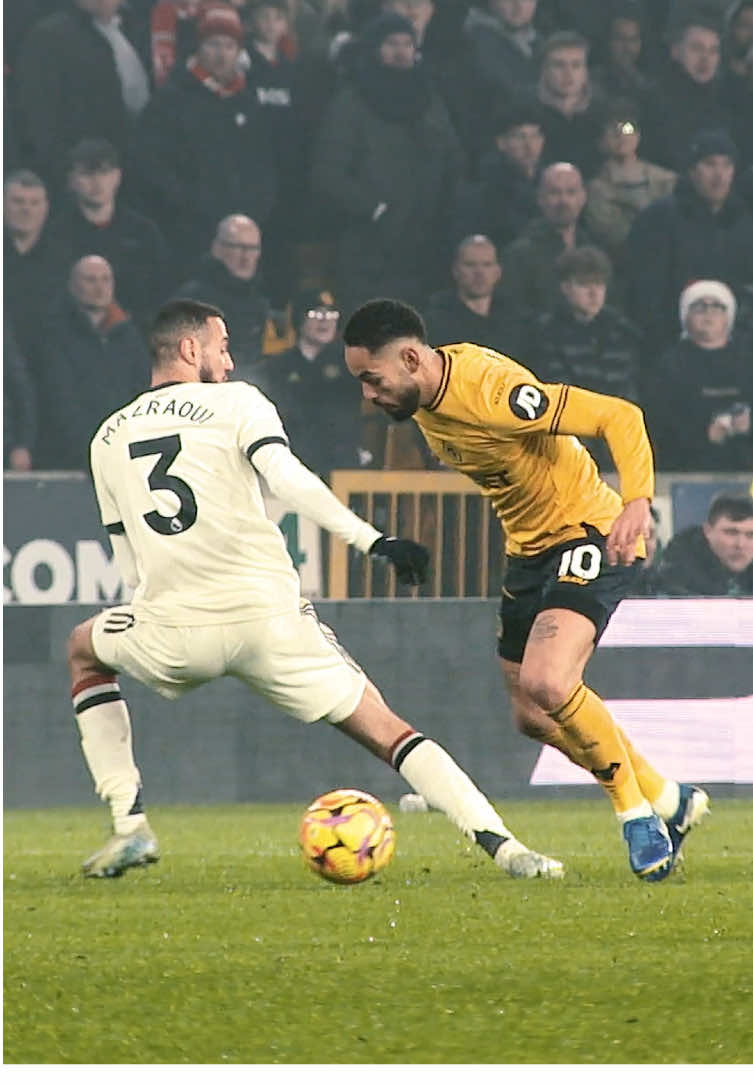 If Cunha played in the snow, he wouldn’t leave any footprints 😮‍💨🇧🇷🐐 #Wolves #PremierLeague #MatheusCunha 