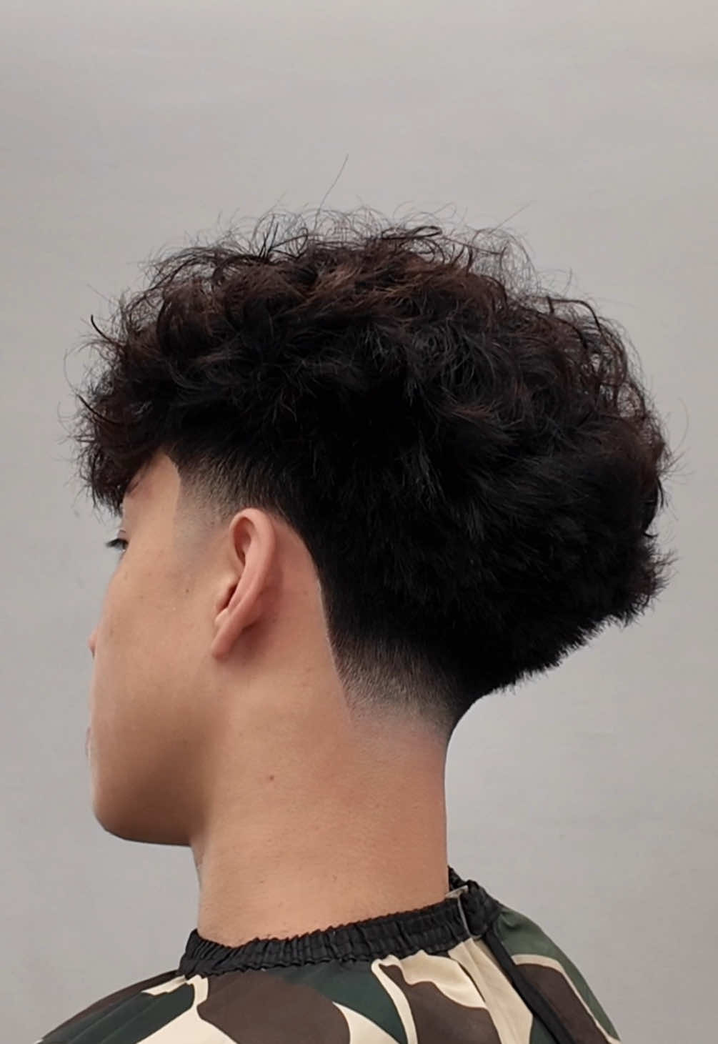 Asian Blowout mid taper 🗿 台灣地區 點擊個人檔案預約🇹🇼💇✨🚶‍➡️ #theoneoffdemo #edgarcut #noquemacuh #haircut #blowoututorial #edgar #blowouthair #asian #curly