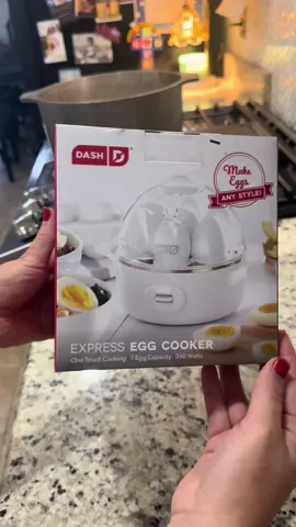 If you suck at boiling eggs like me 😂 perfect boils egg everytime #boiledegg #dash #eggcooker #hardboiled #boiledegg #kitchengadgets  #kitchen #musthaves 