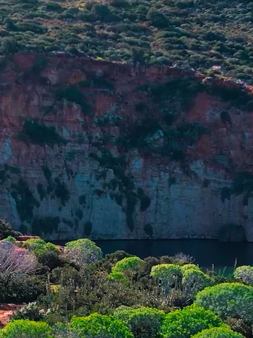 براك نوطا ، غرب مدينة سوسة معلم طبيعي على شاطئ البحر وفي حضن الجبل الاخضر   تصوير ماهر العوامي  تعليق سعد بوزعكوك #ليبيا #برقة #بنغازي_ليبيا🇱🇾 #شحات #سوسة_ليبيا #طرابلس_ليبيا 