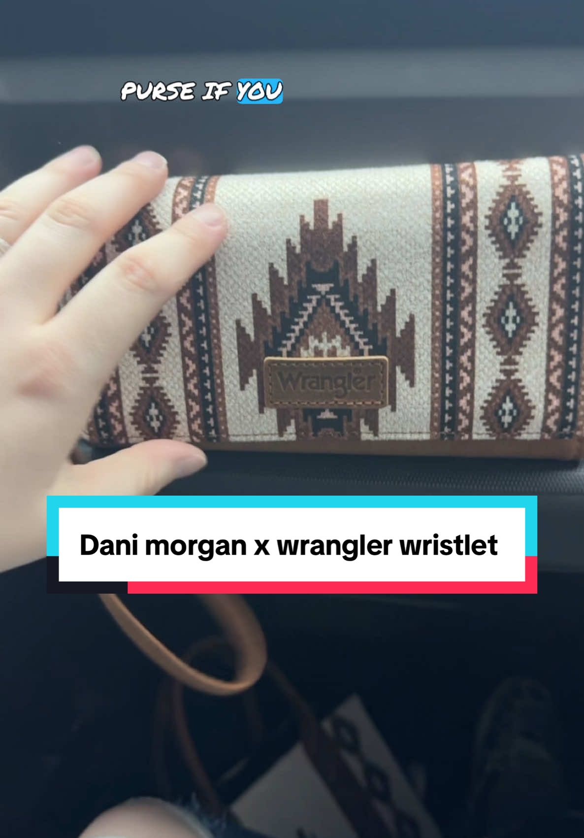 I love how many pockets this @Wrangler wallet from @Dani Morgan’s Boutique has! #danimorgansboutique #wrangler #wallet #wristlet #westernwallet #wranglerwallet #aztec #wallet #minipurse #purse #cardholder 