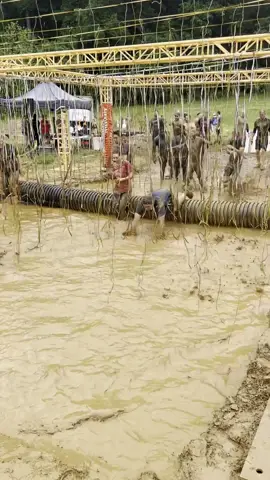 He earned that victory screech 👏 🔥 Do you have what it takes to run through Electroshock Therapy in 2025? 👀 ⚡ Save 25% on your next Tough Mudder event using code FLASHSALE25 at checkout😎 Offer ends 12/31, buy your tickets today 👀 🔥 🔗Link in Bio🔗 #toughmudder #toughertogether