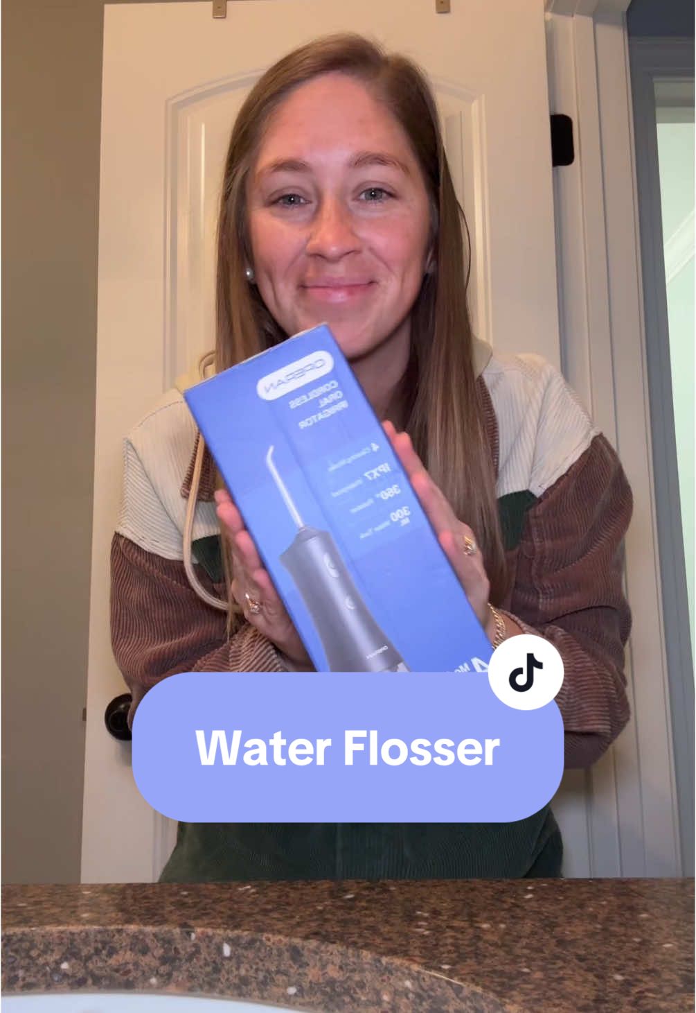 Water flossing is kinda fun hehe #creatorsearchinsights #operan #waterflosser #floss #CleanTok #hygeine #dentalhygiene