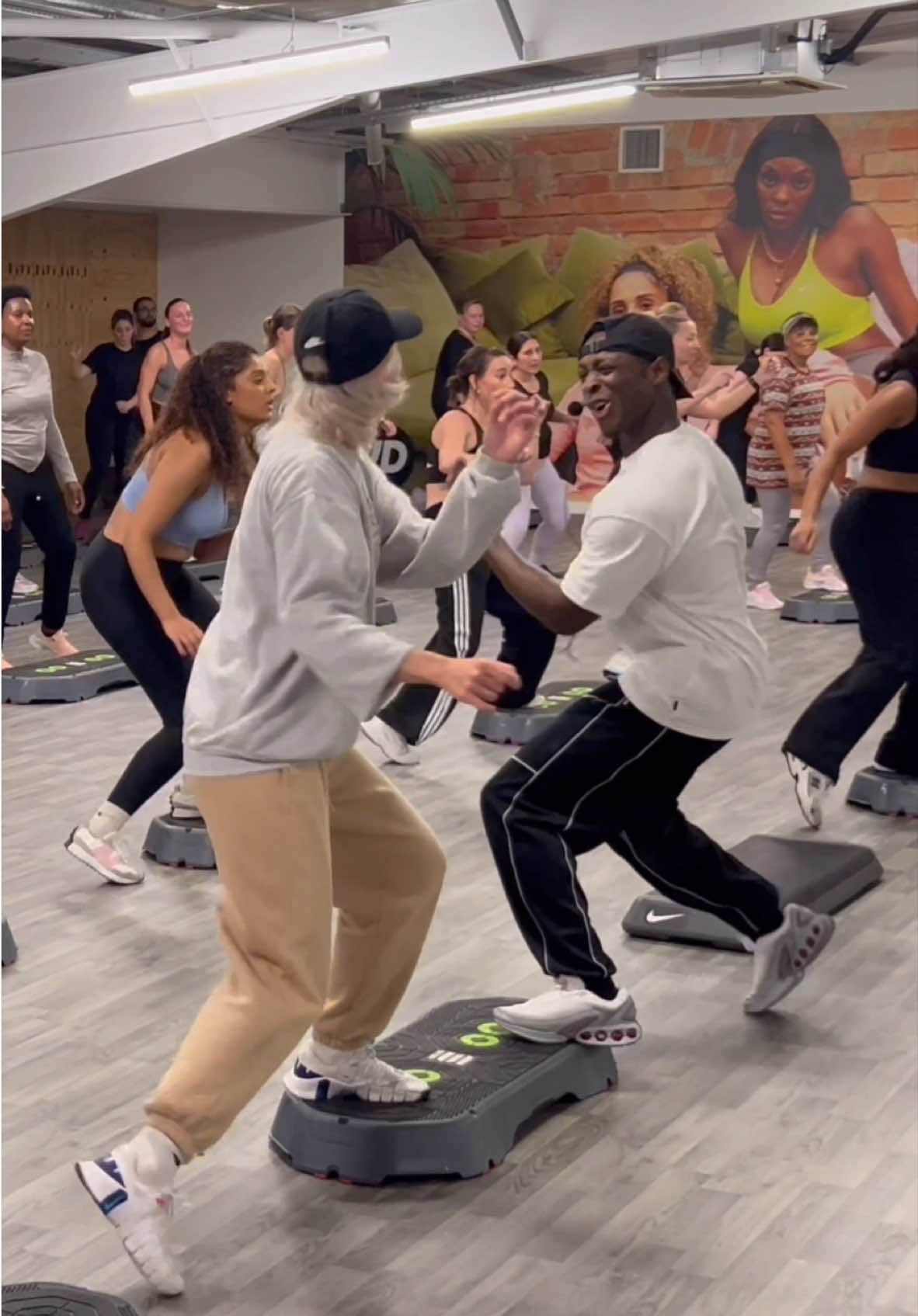 Always fun stepping with @Maria_Sidorova 😊 #fyp #foryoupage #stepperton #juliusburphy #hiphopstepaerobics #afrostep #funcardio #beyoncé #crazyinlove #nike 
