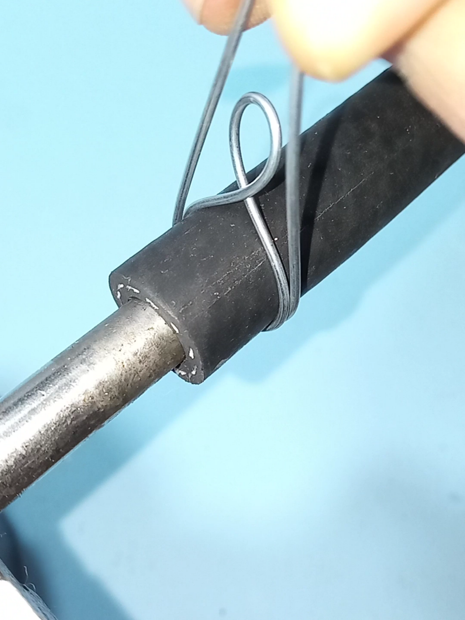 Make your own strong hose clamp with wire! Amazing DIY idea. Helpful lifehacks for home #DIY #homehacks ##tips #skills #howto #hose #clamp #viralvideos