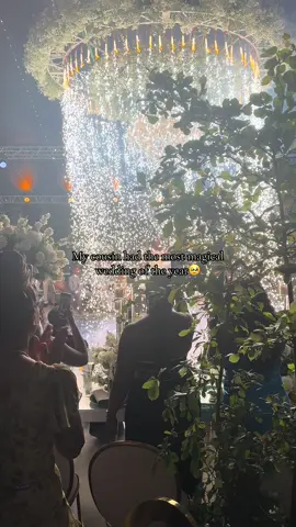I was in such AWE I have never seen anything like this. @Roberto and @esos721 nobody is topping this #weddingtiktok #weddingoftheyear #weddingguest #fypシ゚viral 