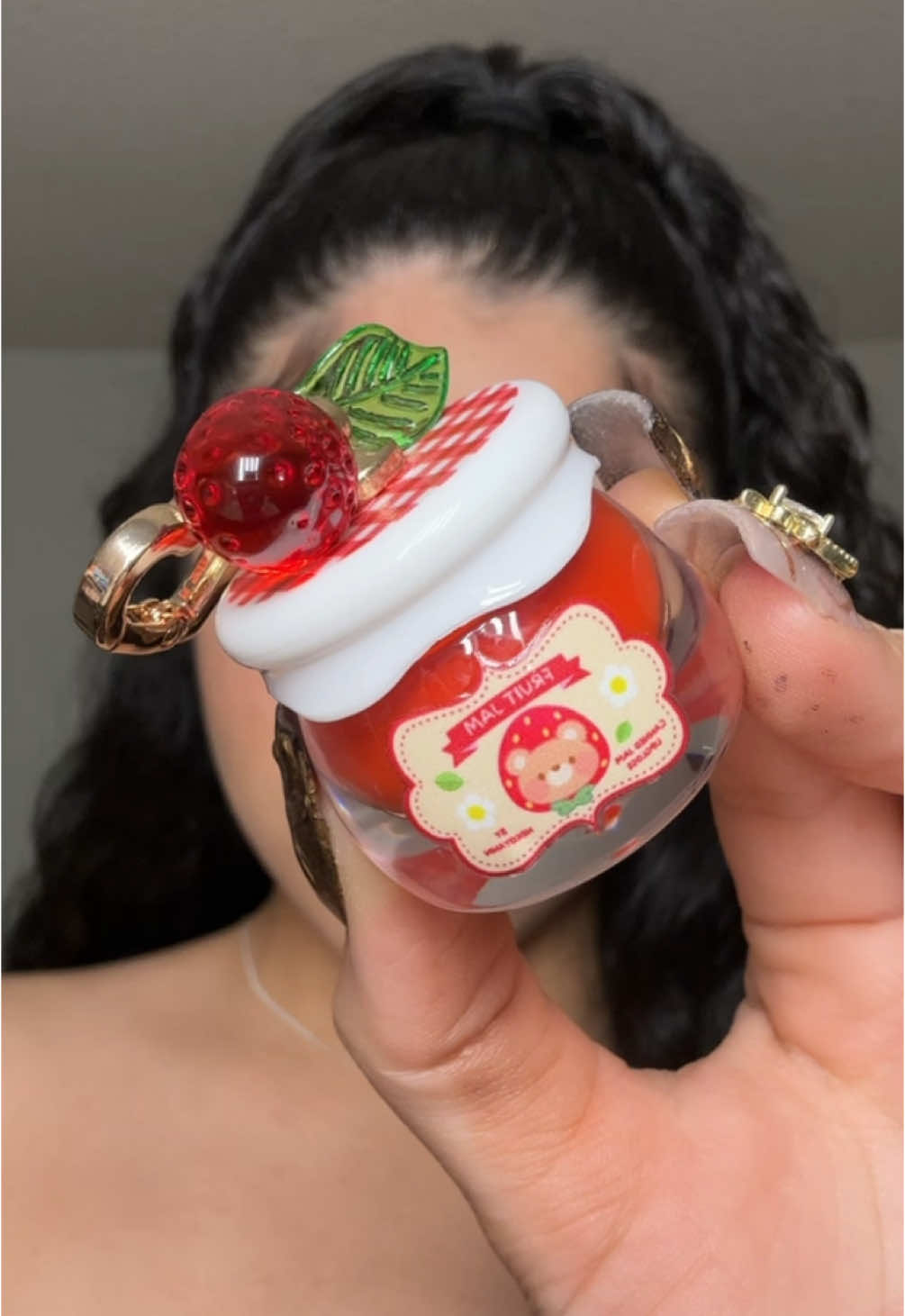 I thought it was just gonna be like a clear lip balm with a small tint😭 So cute! 🤍🍓 - #makeup#lips#fypシ#lipgloss 