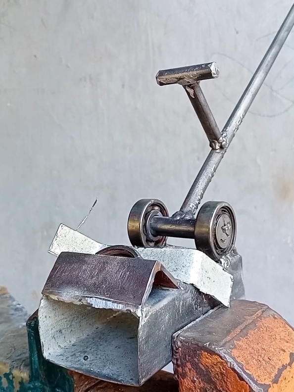 homemade tools ideas #metal #iron #art #welding #tools 