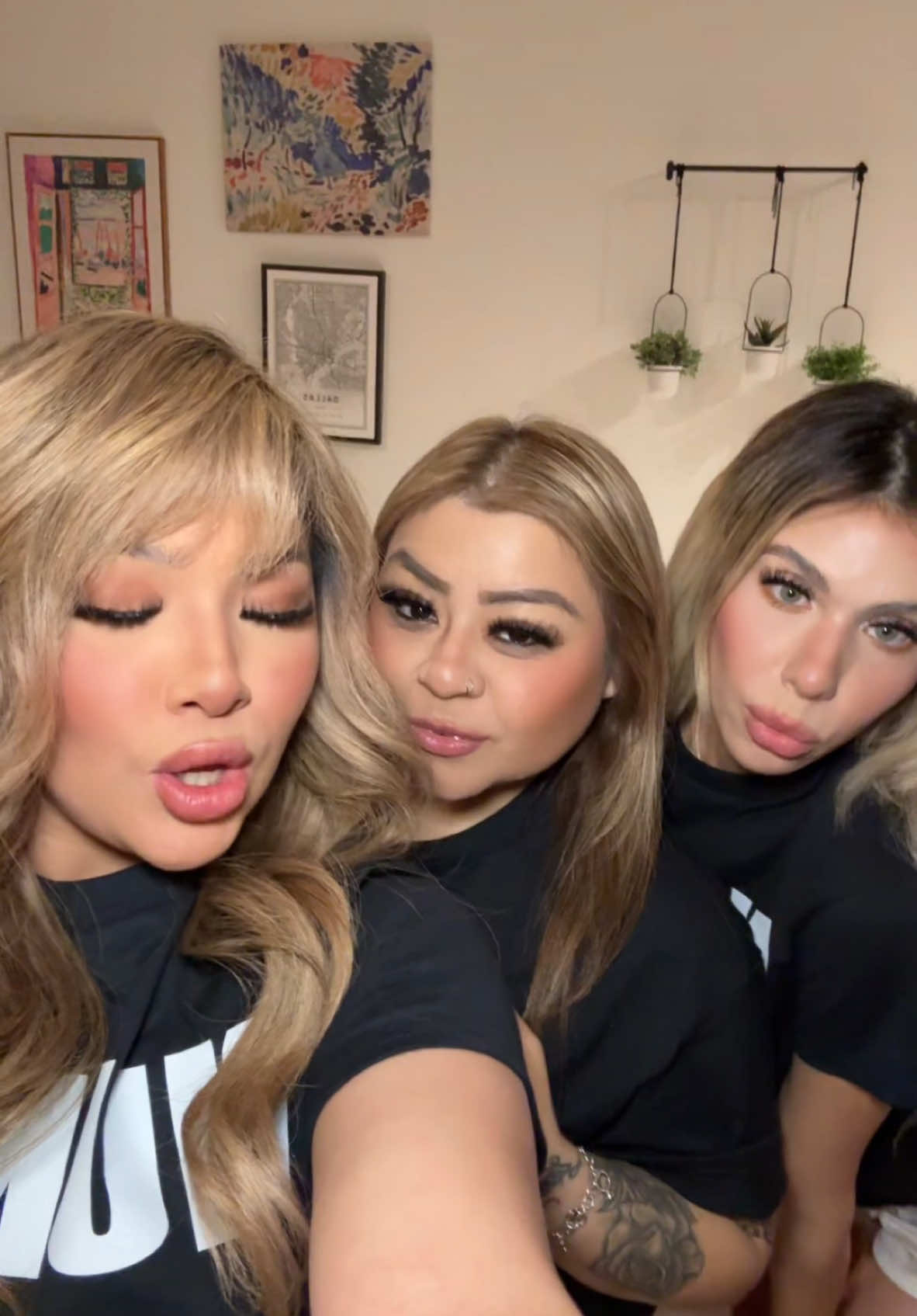 Name a better trio 🔥🔥🔥 @xandrasantana #ashtrevino 