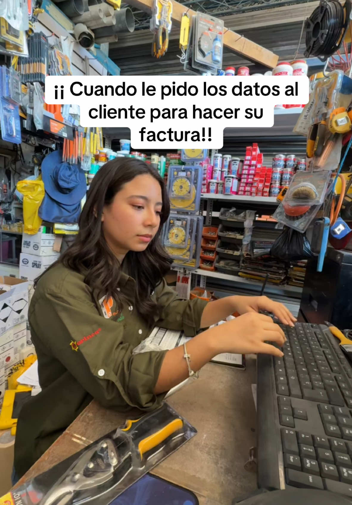 ¡¡ Cuando le pido los datos al cliente para hacer su factura!! #ferretsoftiktok #ferreteria #humortiktok 