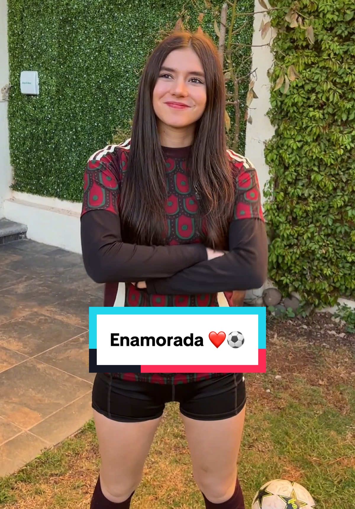 Cuando juegas enamorada ❤️⚽️ #humor #contenido #futbol #jugar #enamorada #inlove #gustar #crush #voyalatienda #novio #pareja #amor #balon #cancha #mujer #conquistar #megustas #amiga #pisoton #doler #corazon 