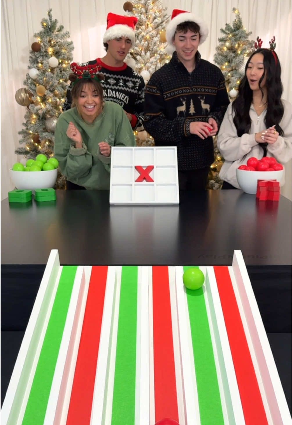 Christmas Tic Tac Toe🎄 Who had a great Christmas!? 🎅🏼 #christmas #family #game 