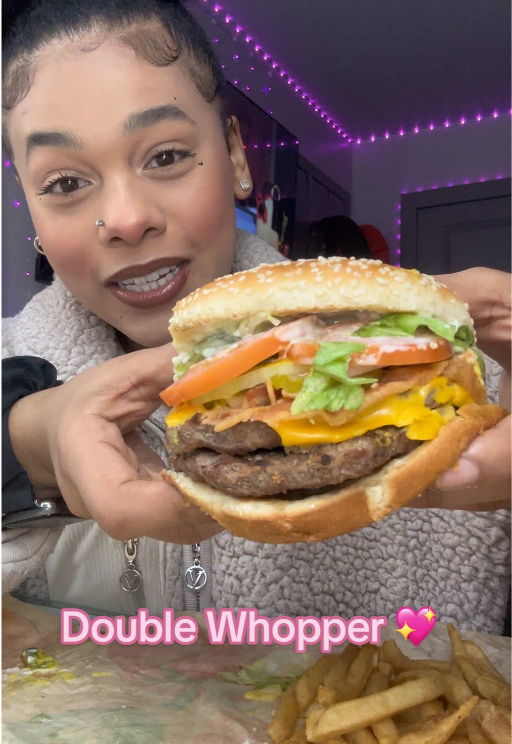 Hands down the messiest burger I’ve ever eaten! But It was good asf tho😭 Also my favorite gift from Christmas was my vanity and my Dysonnnn😩😩😩😩🙌🏽🙌🏽🙌🏽💖💖💖💖💖💖💖💖💖💖 #creatorsearchinsights #burger #burgerking #burgers #eating #asmr #mukbang #fyp #fypシ #fypシ゚viral #viralvideo #trending #trend #shorts @AaronMichelle🩷 @Buldakbabes 