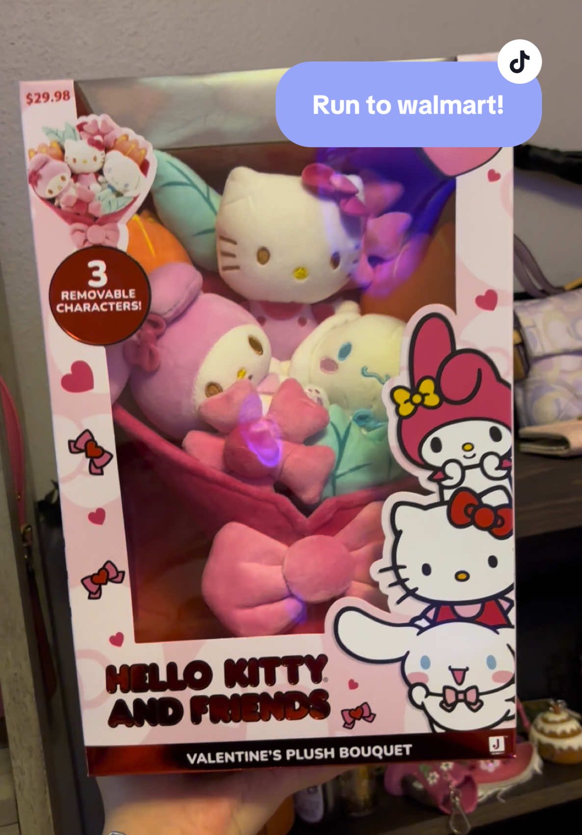 The cutest bouquet ✨🤩 Found it at Walmart in the holiday/season section for $29.98 #hellokitty#walmart-#hellokittyvalentines#hellokittybouqet#fypシ#fyp 